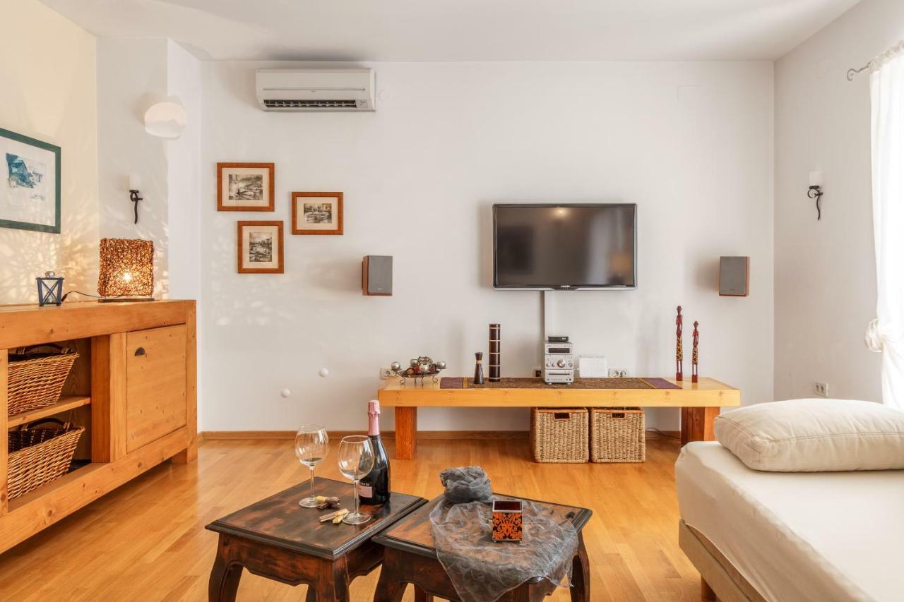 Holiday Home Harmony Zrnovnica Bagian luar foto
