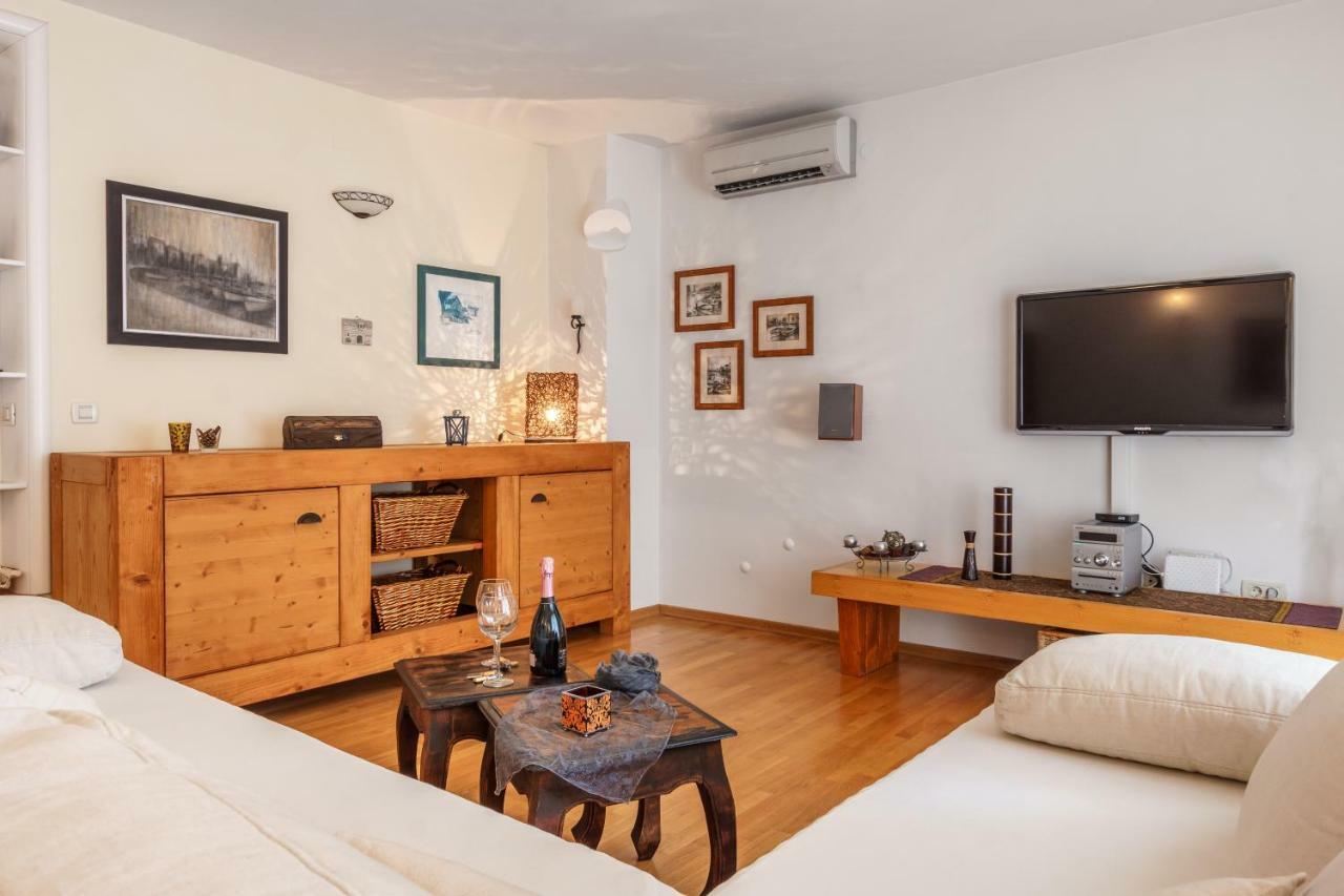 Holiday Home Harmony Zrnovnica Bagian luar foto