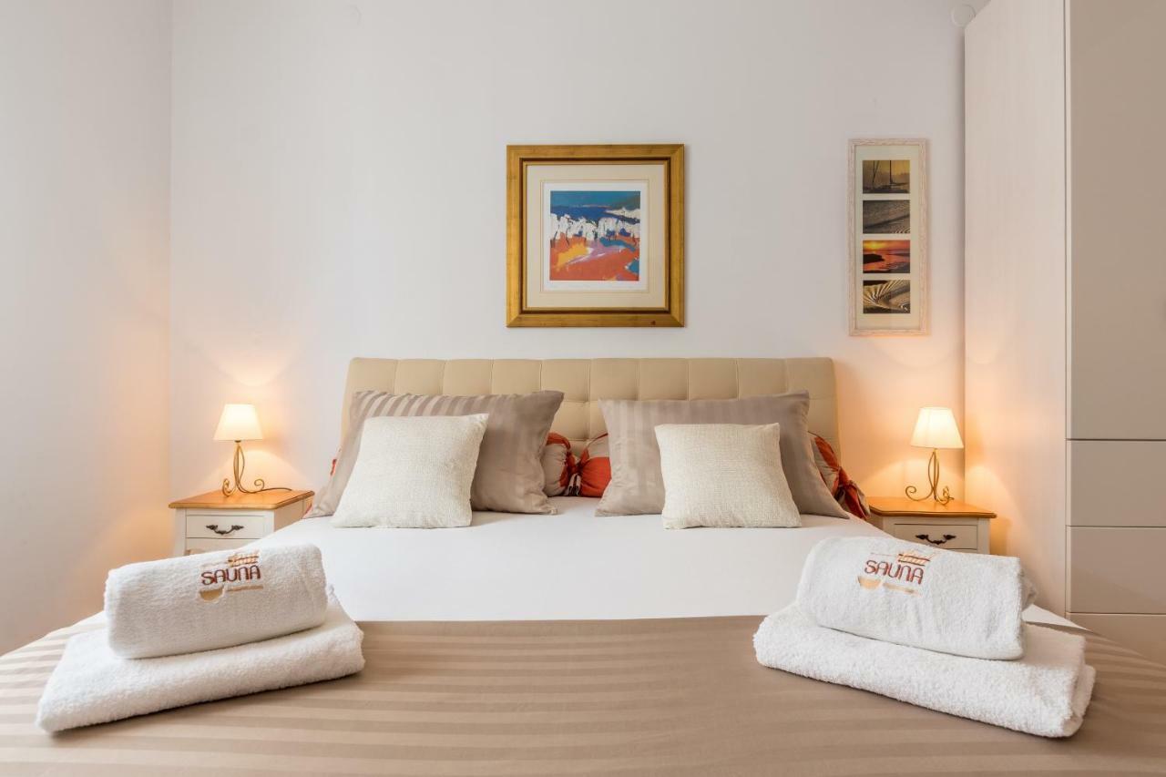 Holiday Home Harmony Zrnovnica Bagian luar foto