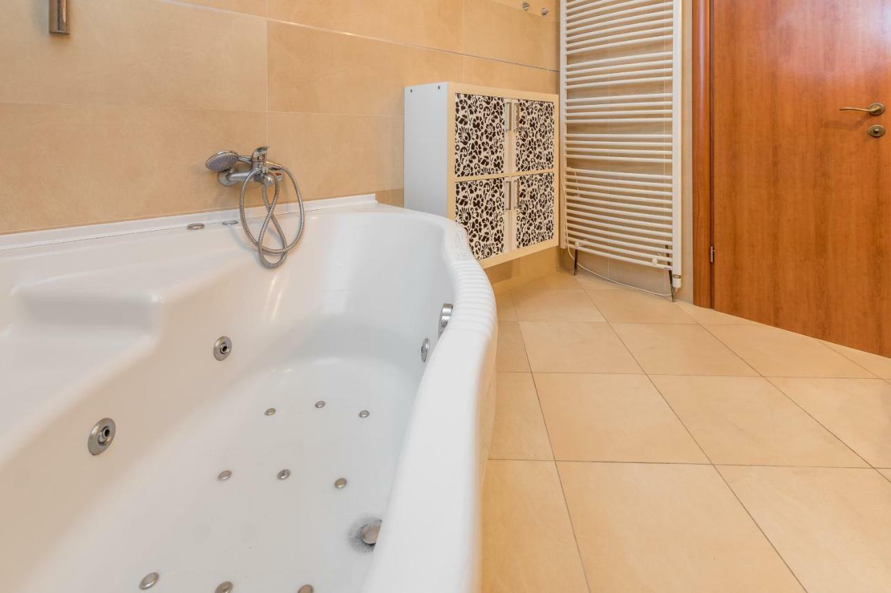 Holiday Home Harmony Zrnovnica Bagian luar foto